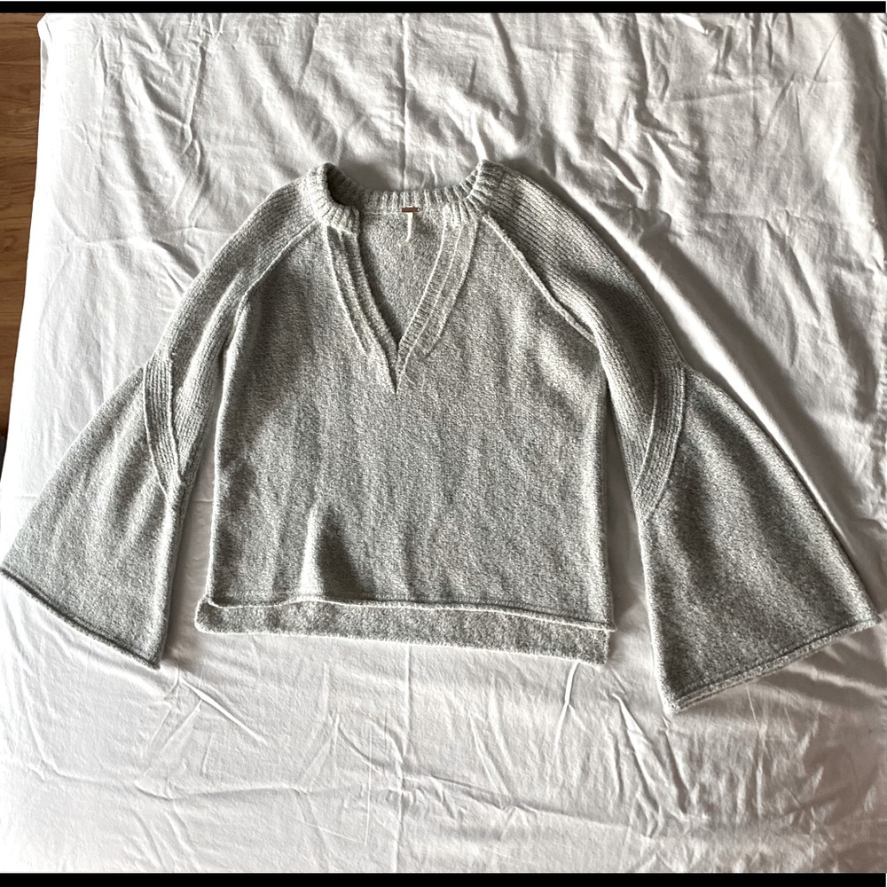 Free People|| Sweater